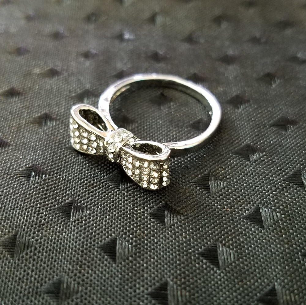 Silver Bow Ring - Picture 2 of 5